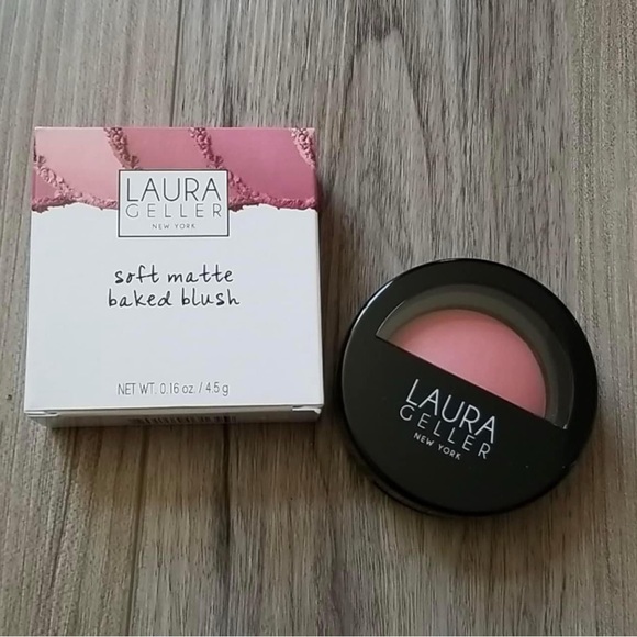 Laura Geller Romantic Rose Blush - Picture 2 of 6
